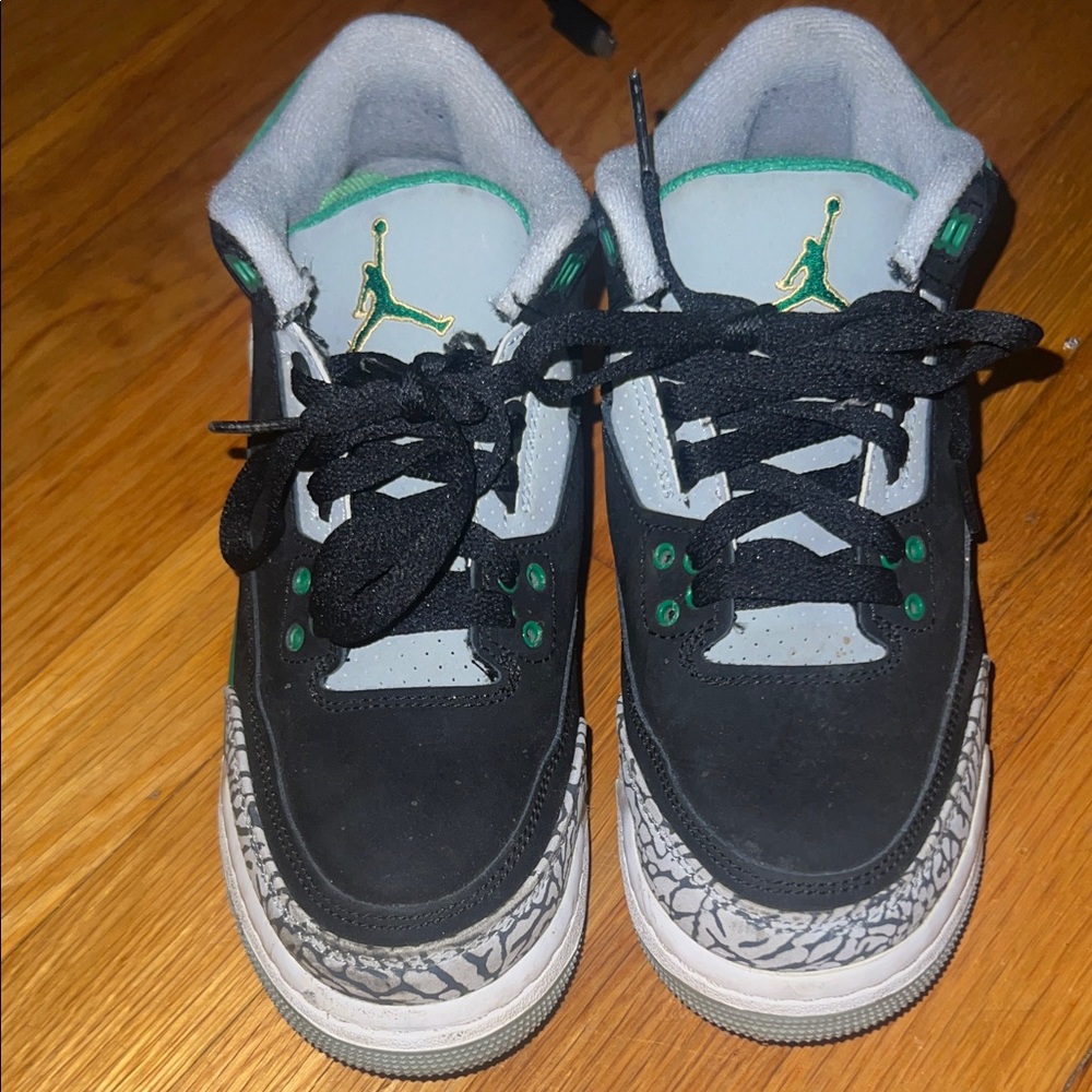Jordan Kids Black and Green Sneakers